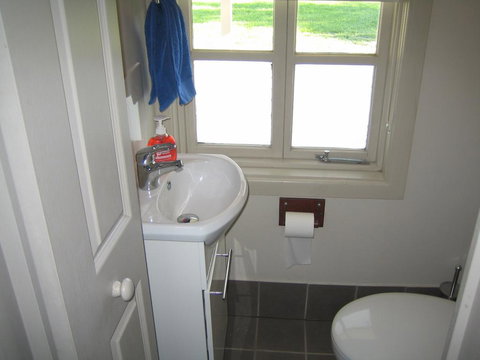 Showgrounds Cottage Naracoorte - Accommodation Cairns 2