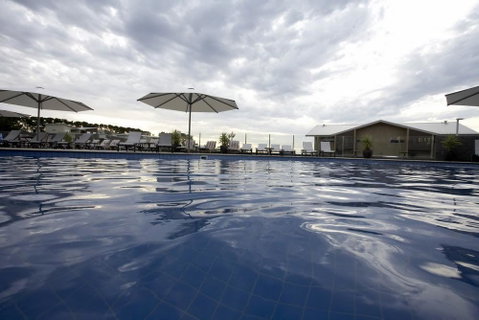 Silver Water Resort With Ocean Views. - Accommodation Cairns 0