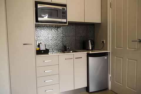 Simmers Serviced Apartments - Accommodation Cairns 2