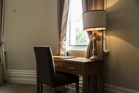 Simmers Serviced Apartments - Accommodation Cairns 0