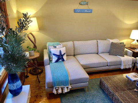 Sinnamon's By The Sea - Accommodation Cairns 2