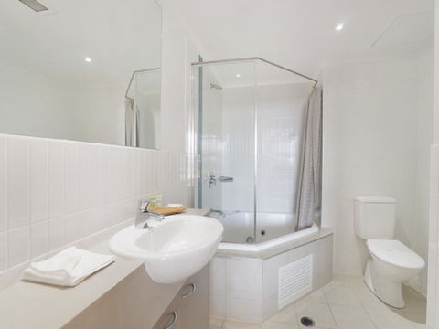 Soho - Ettalong Beach Resort - Accommodation Cairns 1