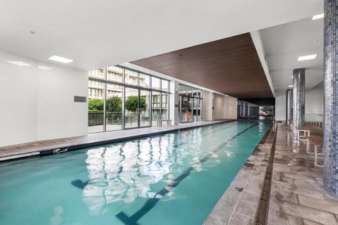 Spacious Luxury 3Br Top Location , WiFi, Gym, Pool - Accommodation Cairns 1