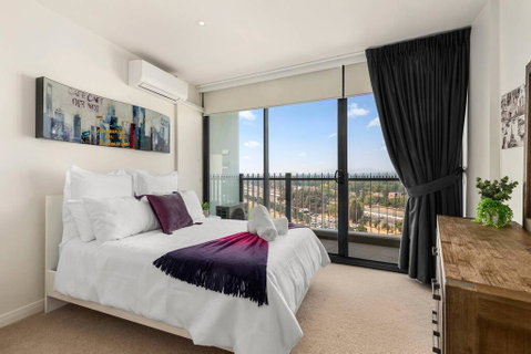 Spacious Luxury 3Br Top Location , WiFi, Gym, Pool - Accommodation Cairns 3