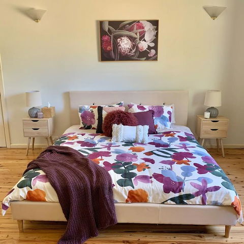 Spacious, Clean , Relaxing Country Escape Perfect For Large Groups And Families - Accommodation Cairns 3