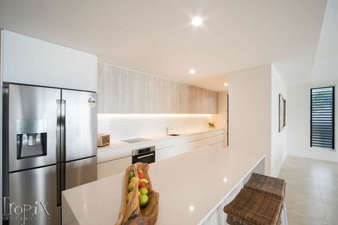 Splendeur Sur La Mer - Two Bedroom - Accommodation Cairns 1