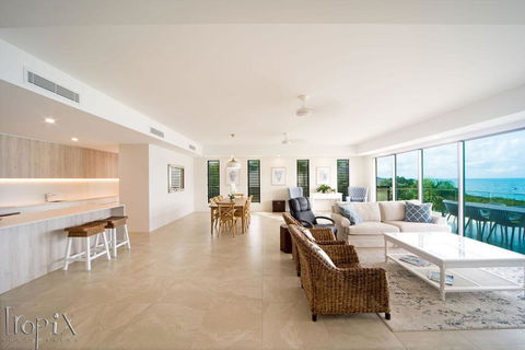Splendeur Sur La Mer - Two Bedroom - Accommodation Cairns 0
