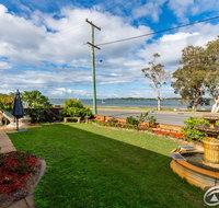 Spoil yourself with the perfect position of this first floor Unit - Accommodation Cairns