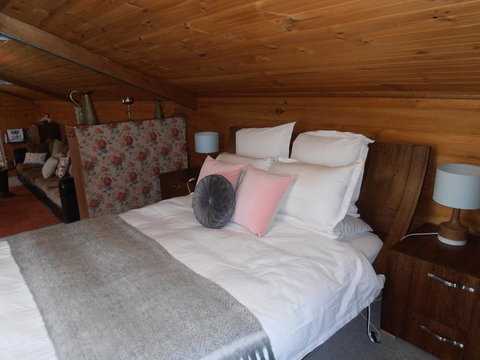 Springmead Rustic Cabin - Accommodation Cairns 0