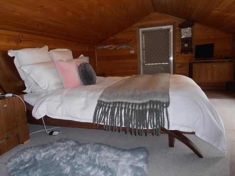 Springmead Rustic Cabin - Accommodation Cairns 2