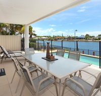 St Lucia 11 - 4 BDRM Canal Home with Pool - Accommodation Cairns