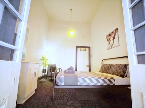 Star Of The West Hotel - Accommodation Cairns 2