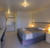 Starline Motor Inn - Accommodation Cairns