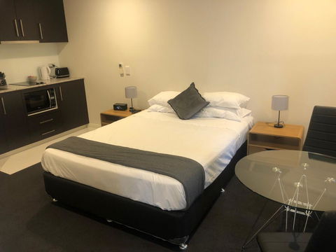 Station House Hotel - Accommodation Cairns 0