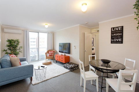 Stay Okay Central - Fremantle - Accommodation Cairns 0