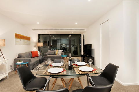 StayCentral On Lonsdale - Accommodation Cairns 1