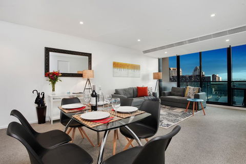 StayCentral On Lonsdale - Accommodation Cairns 0
