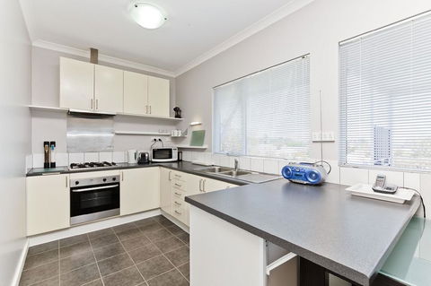 Stirling Apartments - The Penthouse - Accommodation Cairns 3