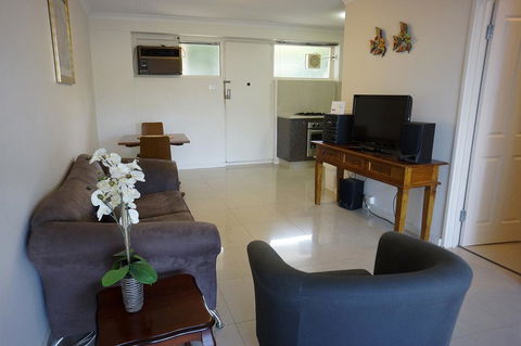 Studio 3 - Ground Floor Fremantle Apartment - Accommodation Cairns 1