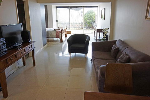 Studio 3 - Ground Floor Fremantle Apartment - Accommodation Cairns 0
