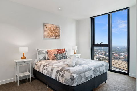 Studio# On EQ Tower - Accommodation Cairns 3