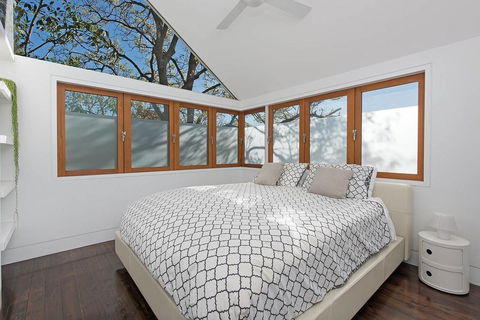 Stunning Architectural Family House In Rozelle - Accommodation Cairns 2
