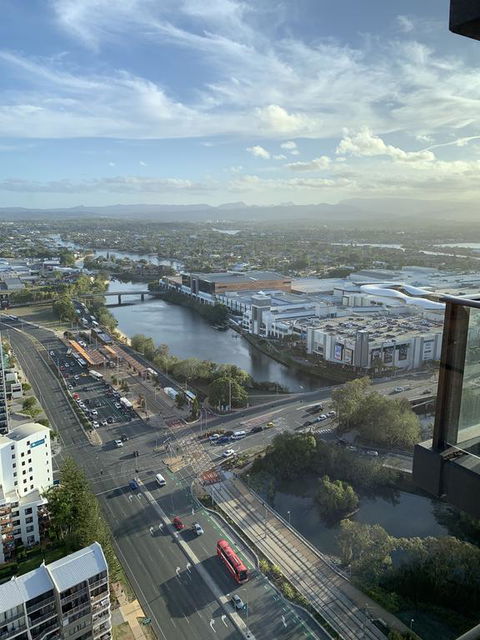 Stunning Oceanview 2BR Unit, Free Carpark & WIFI - Accommodation Cairns 1