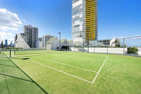 Stunning Views, Air On Broadbeach!Wine, Wifi, Parking - Accommodation Cairns 1