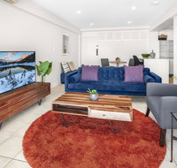 Stylish 2-Bed Apartment with Sweeping River Views - Accommodation Cairns