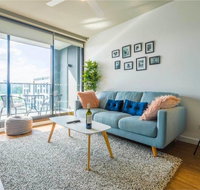Stylish 2-bedroom apartment in Fortitude Valley - Accommodation Cairns