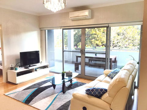Stylish 2x2 W/ Carpark In Perth - Accommodation Cairns 0