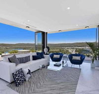 Stylish Penthouse with Views  Jacuzzi - Accommodation Cairns