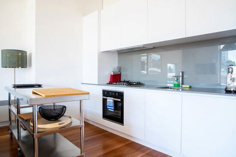 Stylish Warehouse Convert 2 Bedroom Apartment - Accommodation Cairns 1