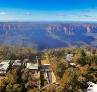 Sublime Sunrise On The Cliff - BBQ  FIRE PIT - Accommodation Cairns