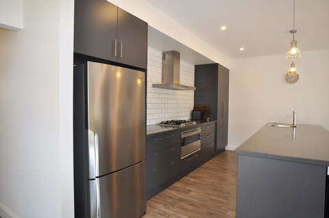 SUNNYSIDE - SURF SIDE - Accommodation Cairns 3