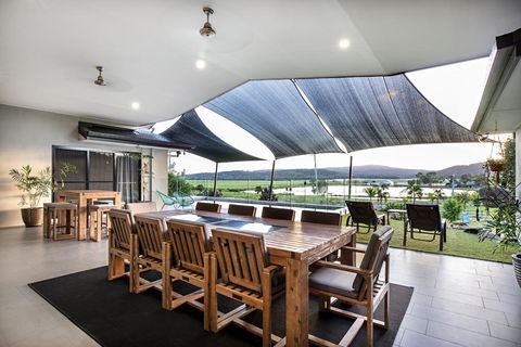 Sunset Retreat Airlie Beach Rural Getaway - Accommodation Cairns 3