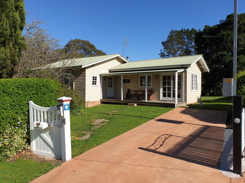 Sutton Forest Cottage - Accommodation Cairns 1