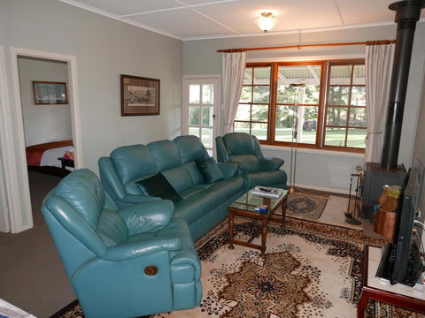 Sutton Forest Cottage - Accommodation Cairns 2
