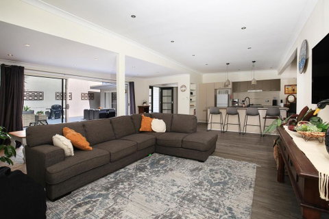 Swanway - Pet Friendly - 10 Min Walk To Beach - Accommodation Cairns 0
