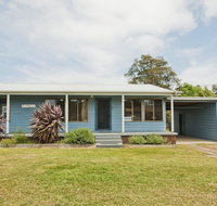Tea Tree Cottage - great yard for pets and kids - Accommodation Cairns