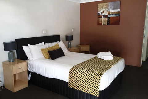 Tenterfield Tavern And Motor Inn - Accommodation Cairns 0