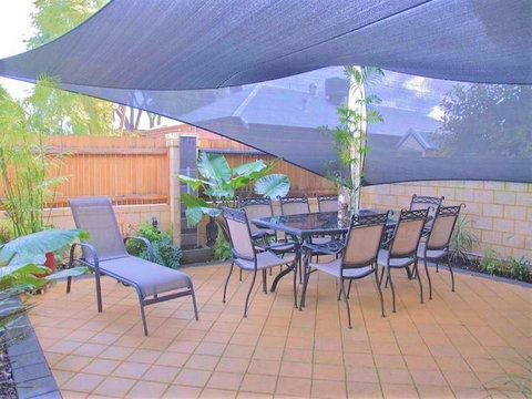 Terrific Townhouse - Accommodation Cairns 2