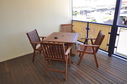 The Australian Hotel Motel - Accommodation Cairns 0