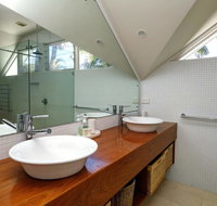 THE BEACH HOUSE - Accommodation Cairns