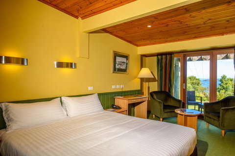 Strahan Village - Accommodation Cairns 17