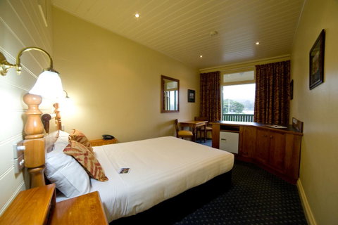 Strahan Village - Accommodation Cairns 33