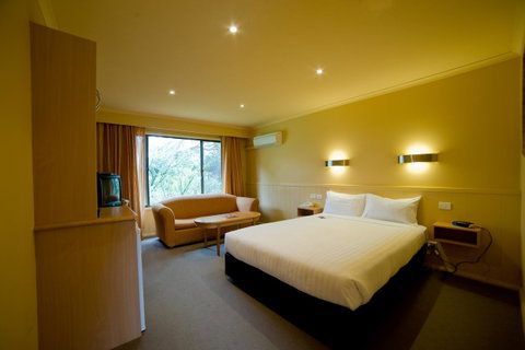 Strahan Village - Accommodation Cairns 40