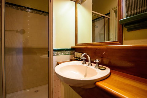 Strahan Village - Accommodation Cairns 28