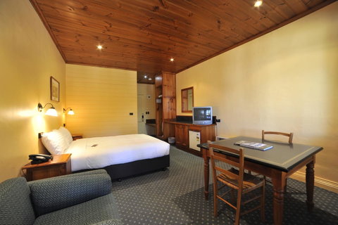 Strahan Village - Accommodation Cairns 35