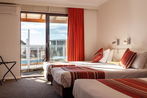 Beachfront Bicheno - Accommodation Cairns 1
